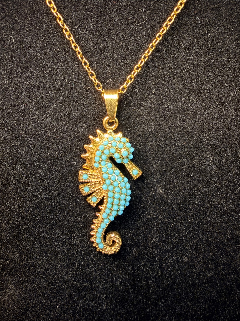 18K Yellow Gold Turquoise Seahorse Pendant Necklace 18-20 Cable Chain Brand New.